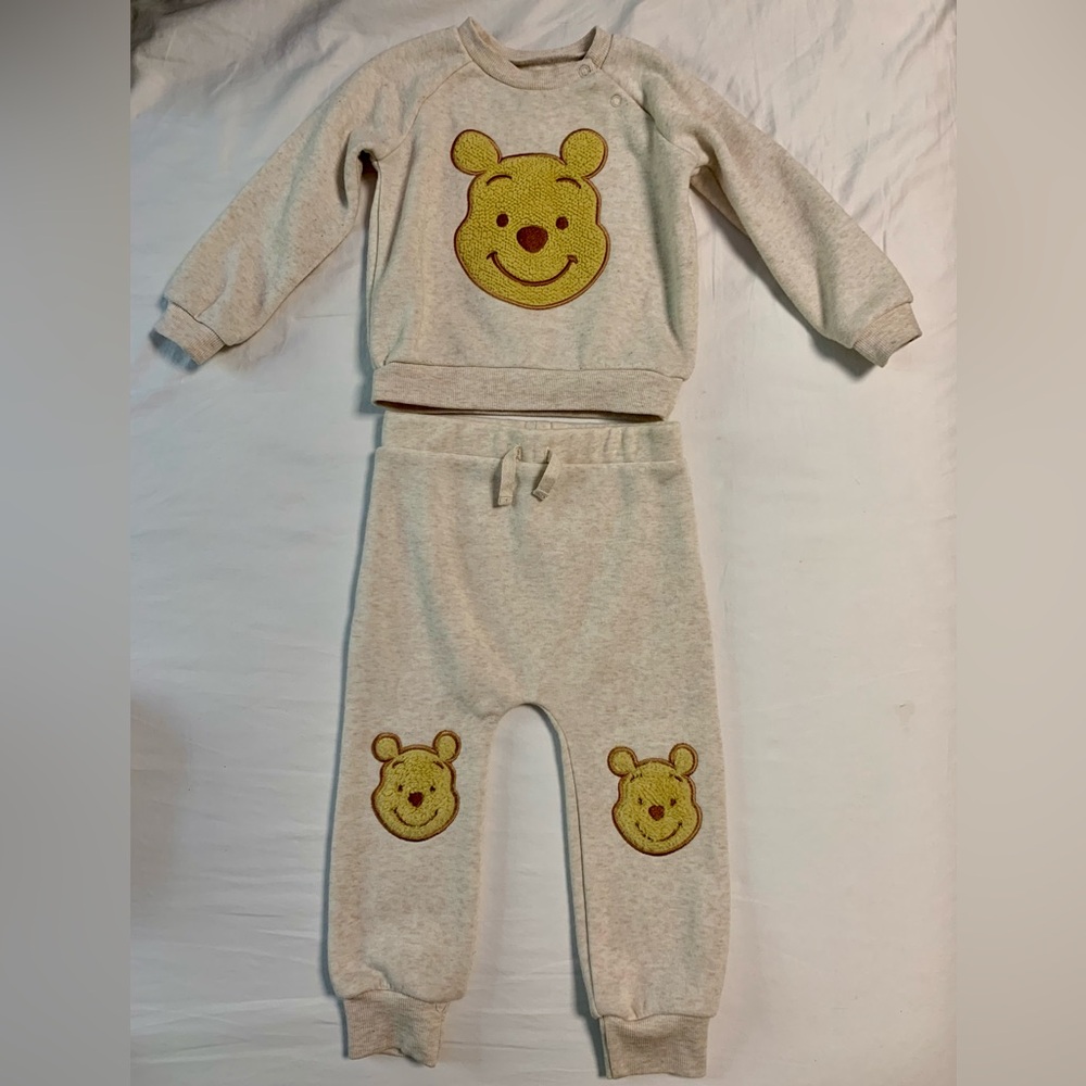 Disney Winnie the Pooh Cream Cozy Set
